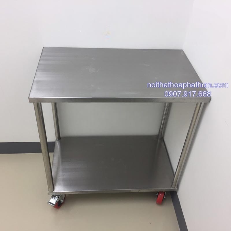 ban-inox-cong-nghiep-co-banh-xe-1