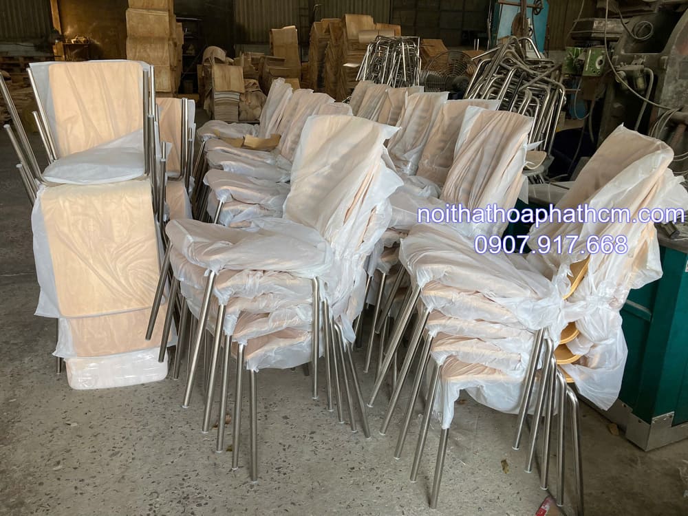 an-xuat-ghe-inox-mat-go-lyly-tai-hoa-phat-ho-chi-minh-1