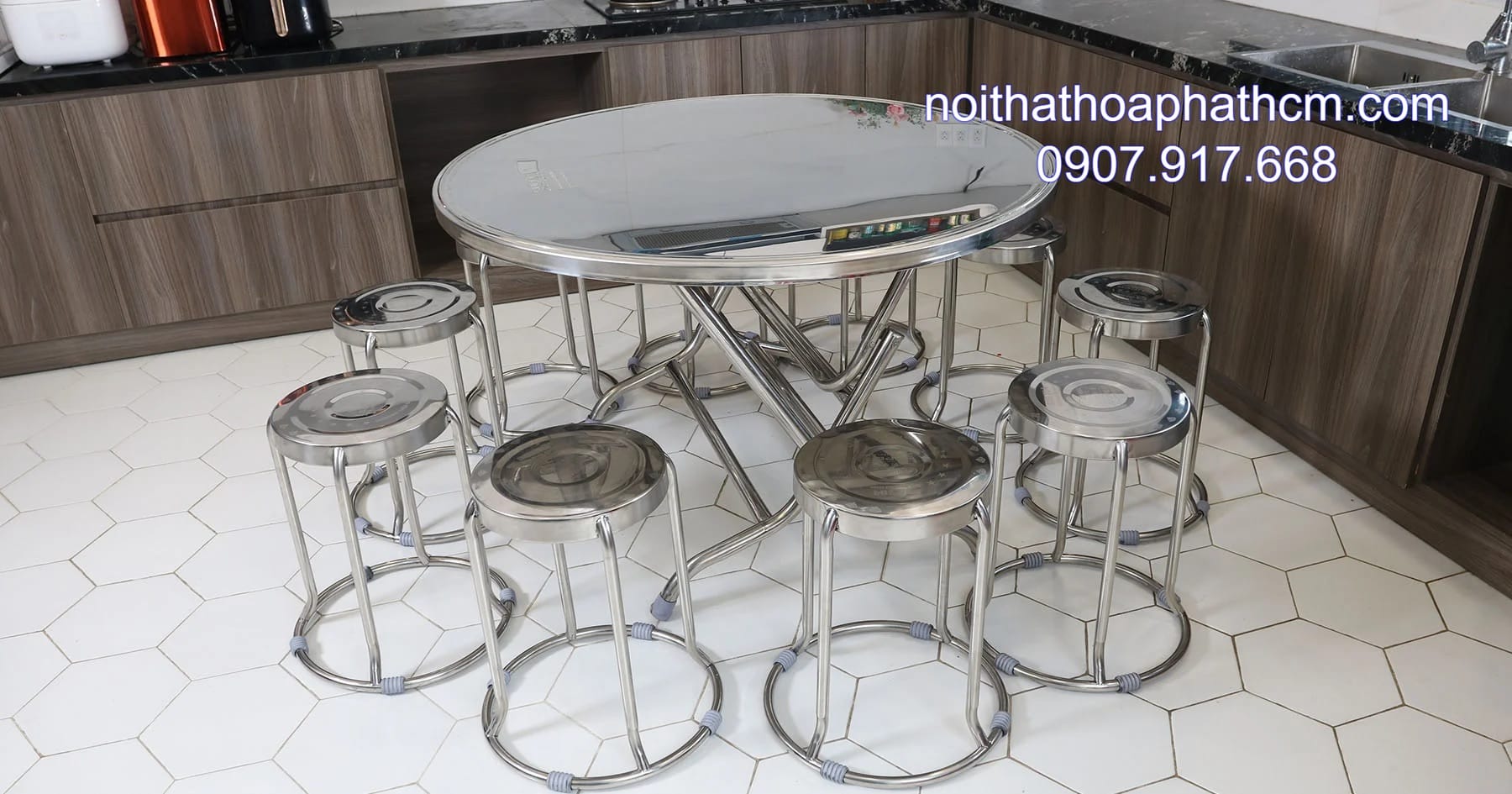 Bộ bàn tròn inox 10 ghế 304 HP01 (1) bo-ban-tron-inox-10-ghe-304-hp01-1