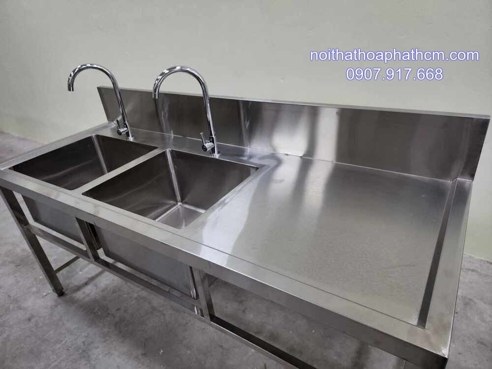 ban-inox-cong-nghiep-co-chau-rua-2-ho-2