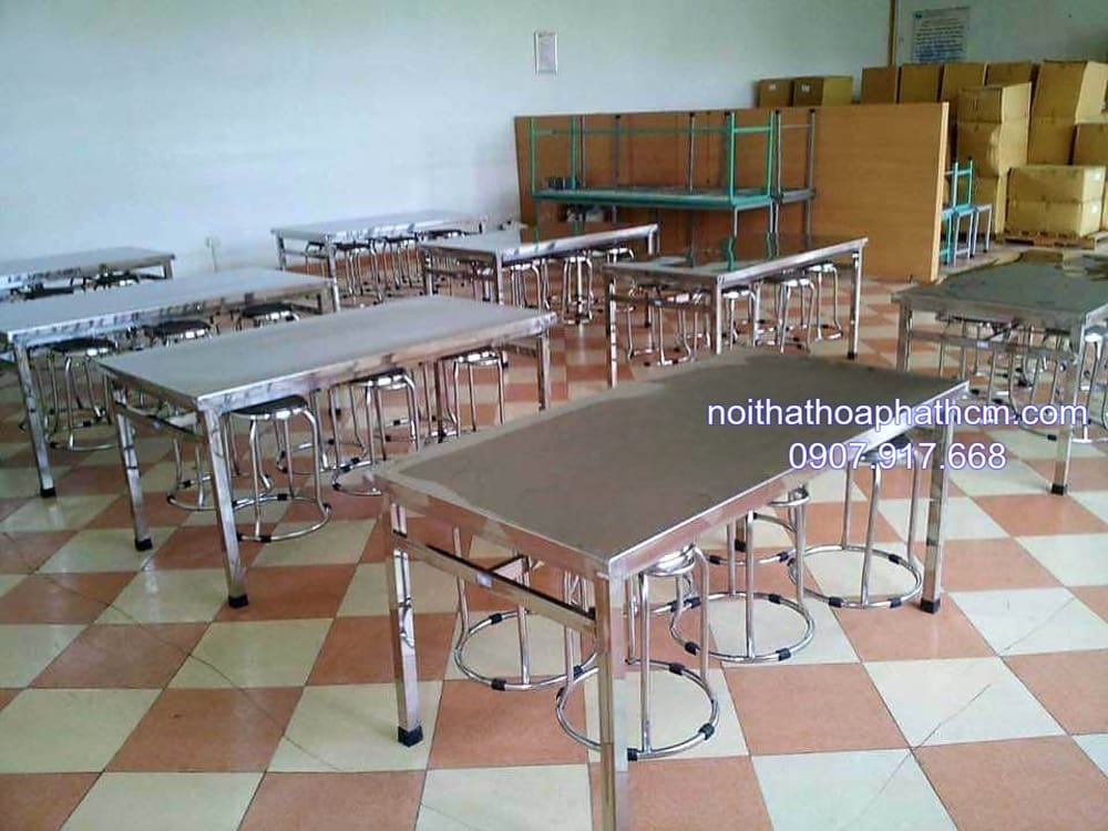 ban-inox-cong-nghiep-co-moc-treo-ghe-hp-7