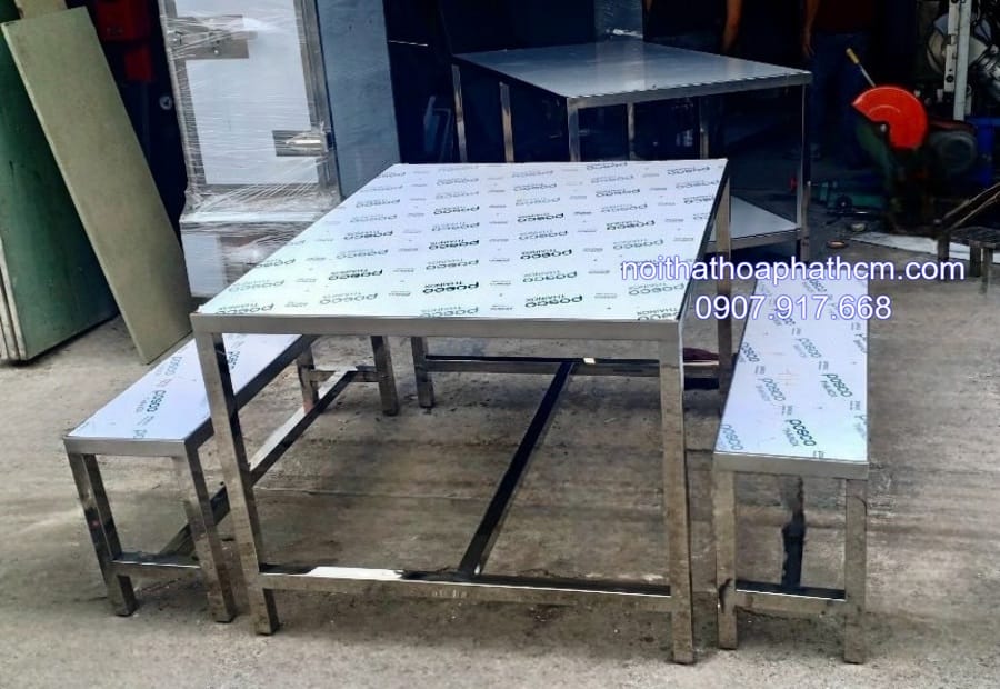 bo-ban-inox-cong-nghiep-co-bang-ghe-roi-1