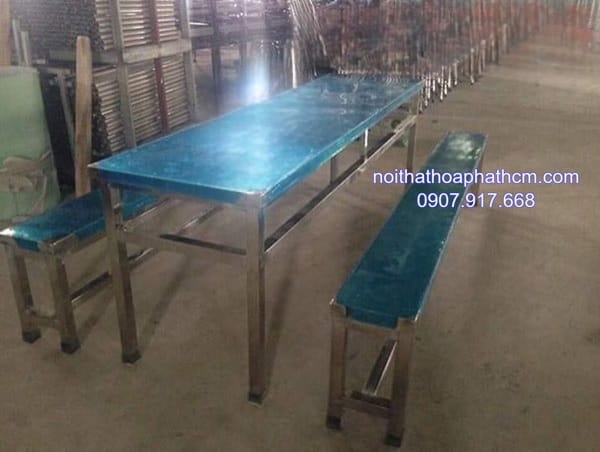 bo-ban-inox-cong-nghiep-co-bang-ghe-roi-2