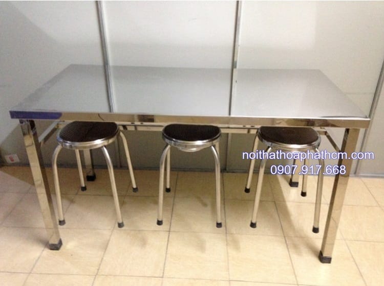bo-ban-inox-cong-nghiep-co-moc-treo-ghe-6